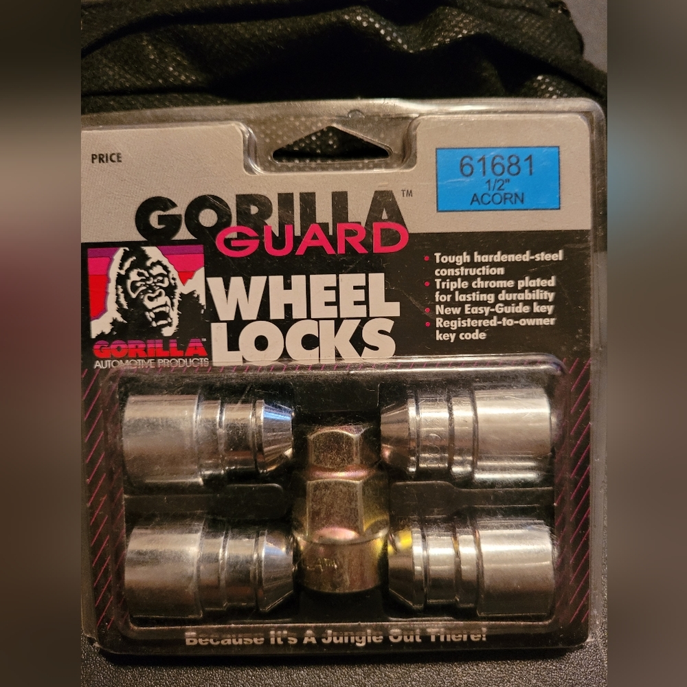GORILLA GUARD WHEEL LOCKS